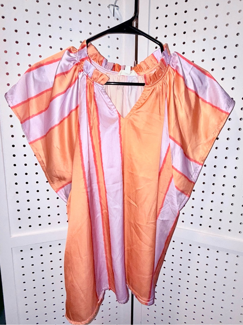 Entro Orange Lilac Stripe Satin Ruffle Neck Flutter Sleeve Top S V-Neck Blouse